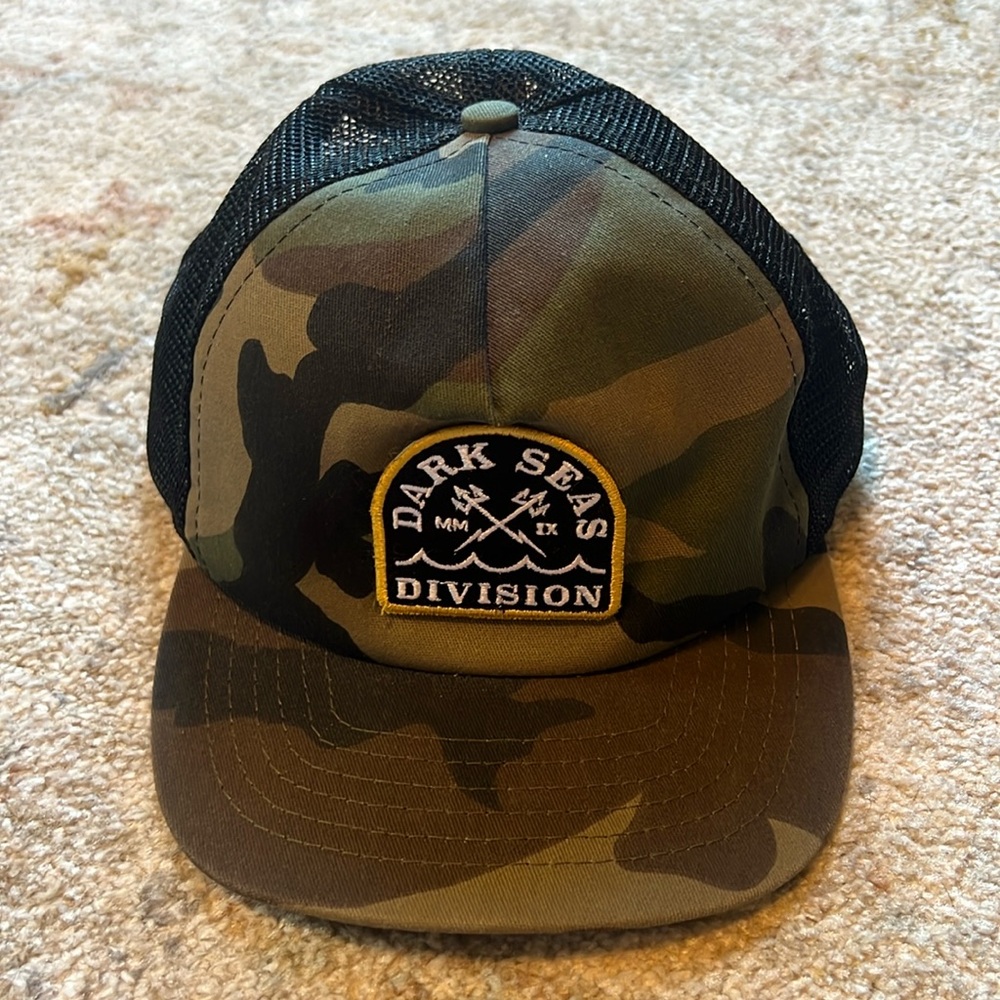 Dark seas hat